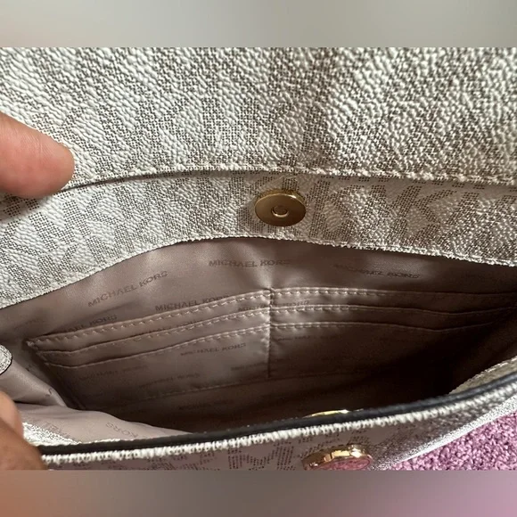 Michael Kors Jet Set Medium Leather Shoulder Bag - Picture 8 of 8